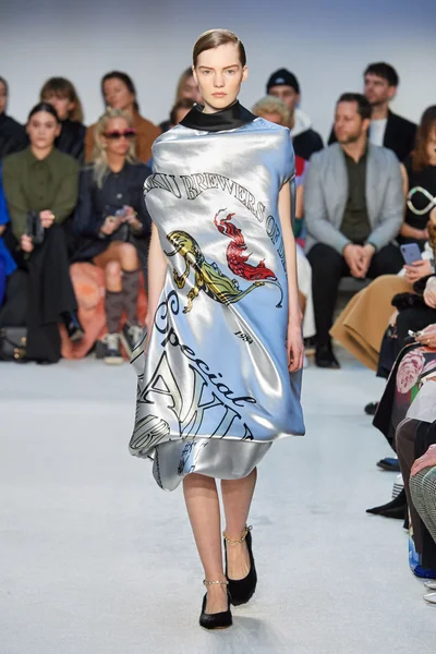 Look 30